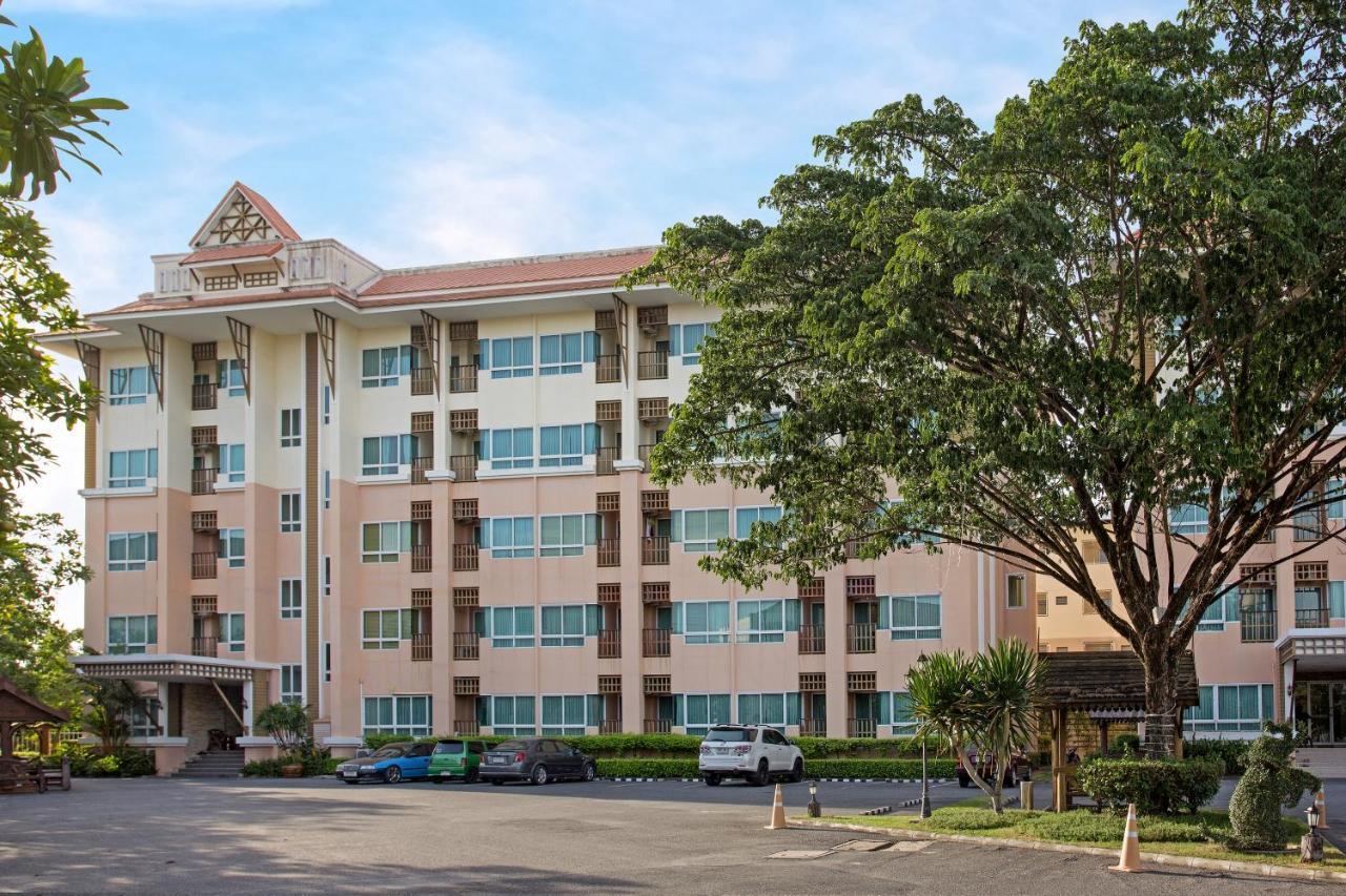 C-House & Residence Hotel Amata City Pluak Daeng 외부 사진